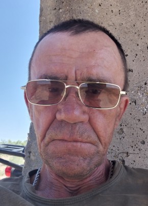 Александр из Кизляра 59 лет