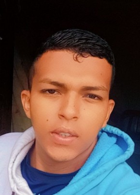 Jesús Zambrano, 24, República del Ecuador, Portoviejo