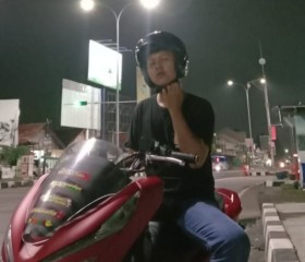 Didik prasetio, 26, Slawi