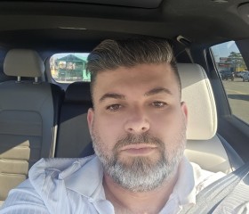Adam, 34, Hamilton