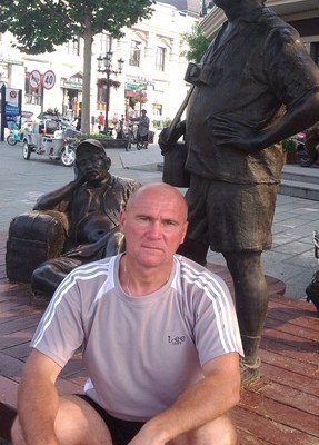 Олег, 58, Россия, Артем