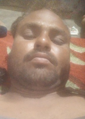 Saif Ali Khan, 28, India, Dadri