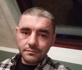 Oleh, 34, Corby