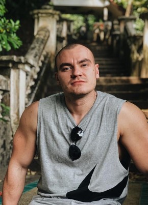 Денис из Москвы 34 года