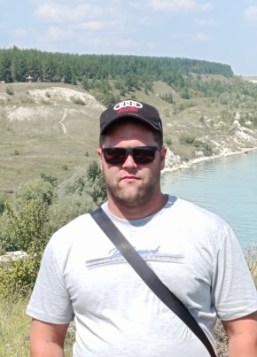 Виктор из Гусева 32 года