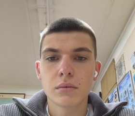 Artemiy, 18, Moscow