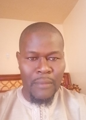 Maguatte Gueye, 46, République du Sénégal, Saint-Louis