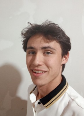 Роман из Иркутска 20 лет