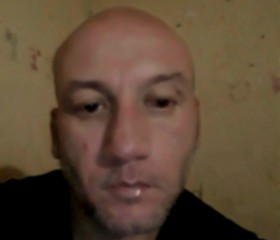 Mou, 35, Asuncion