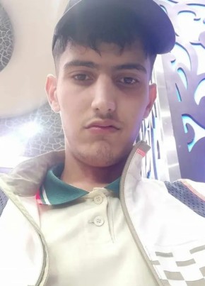 Farouk из Oran 23 года