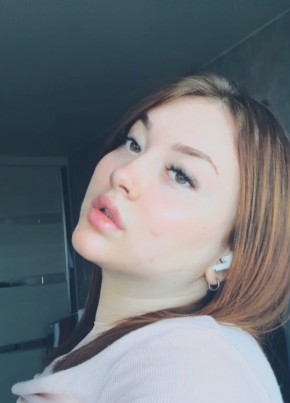 алина из Томска 19 лет