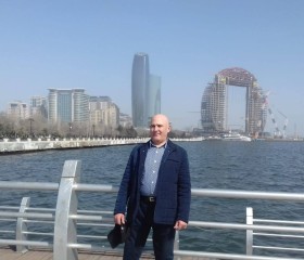 Andrey, 63, Baku