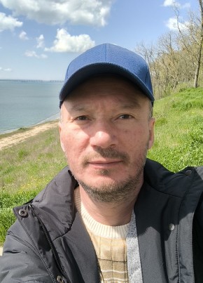 Денис из Таганрога 49 лет