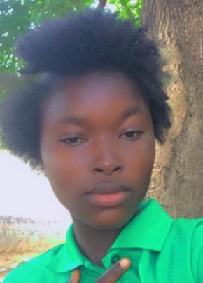 Marish B, 19, Sierra Leone, Freetown