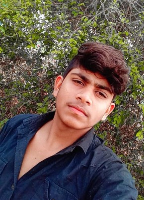 Shamshad, 18, India, Ahmedabad