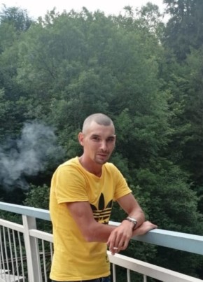 Анатолий, 31, Россия, Лабинск