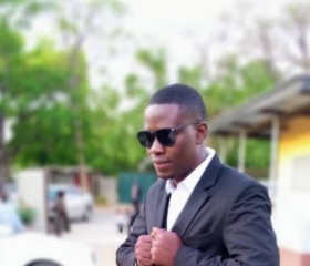 Roderick, 24, Lusaka