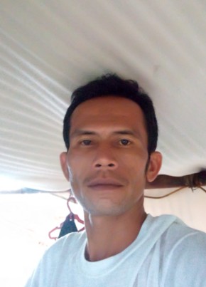 Aaron James, 38, Pilipinas, Lungsod ng Surigao