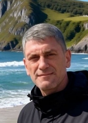 Михаил из Южно-Сахалинска 47 лет