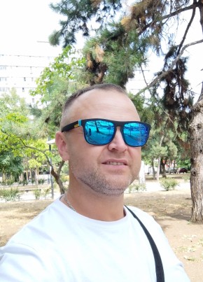 Anton из Симферополи 40 лет