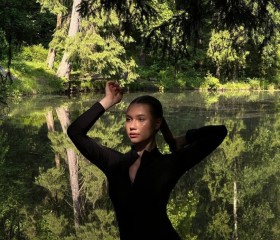 Regina, 26, Lobnya