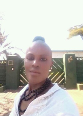 Loraine, 37, Southern Rhodesia, Harare