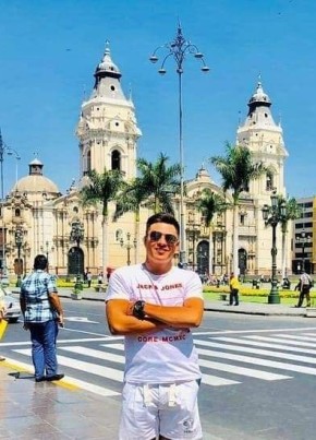 Danfer Paredes, 26, República del Perú, Iquitos