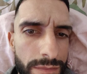 Lambov, 31, Suedinenie