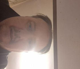 Andrew, 47, Leeds