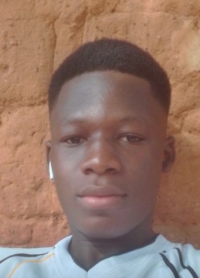 Issiaka sanou, 20, Burkina Faso, Bobo-Dioulasso