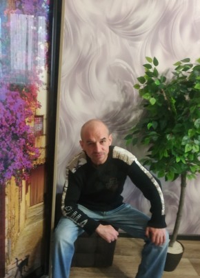 Денис, 47, Россия, Саратов