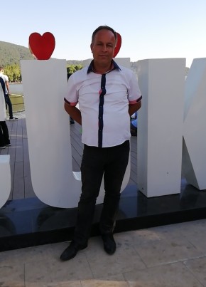 Bayram Özdemir , 37, Türkiye Cumhuriyeti, Turgutlu