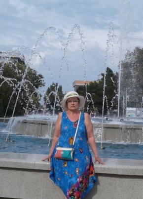 Татьяна, 62, Россия, Геленджик