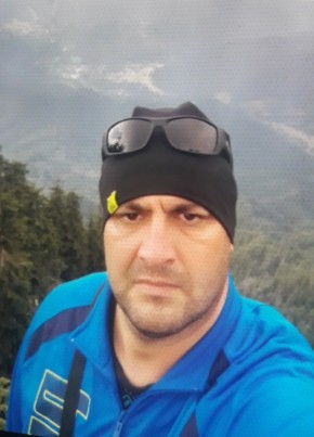 Alex, 42, Romania, Ploiești