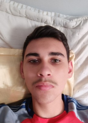 Arthur из São Francisco do Sul 18 лет