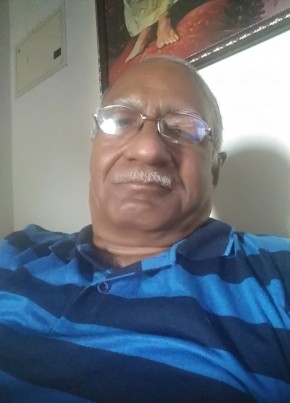 Navin, 70, India, Delhi