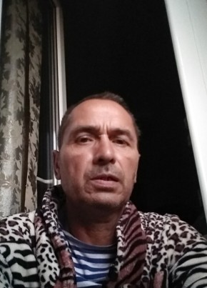 Олег, 52, Россия, Новотроицк