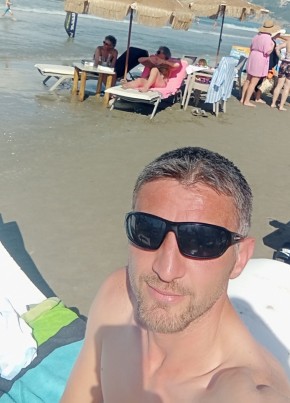 Florenc Velija, 34, Albania, Tirana