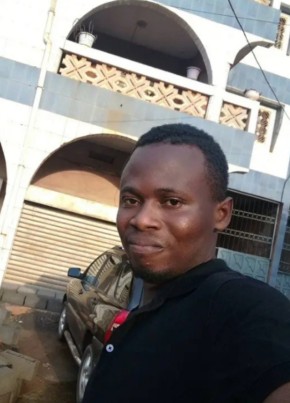 Em-choco, 18, Republic of Cameroon, Yaoundé