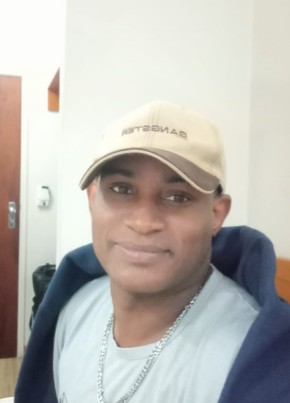 Alessandro из Aracruz 44 года