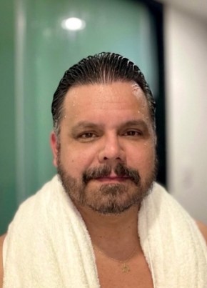 James из Secaucus 52 года