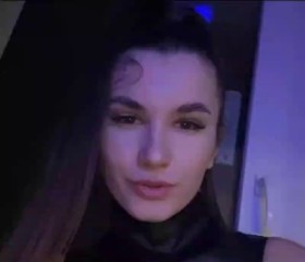 vikkii_moon, 24, New York City