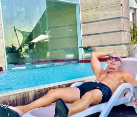 Vitaliy, 41, Yalta
