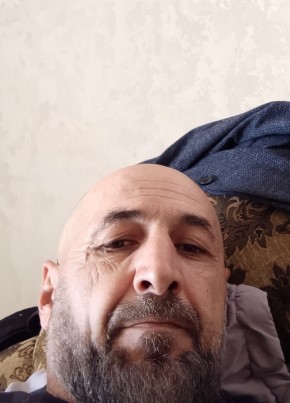 Ислам Абдулаев из Каспийска 50 лет