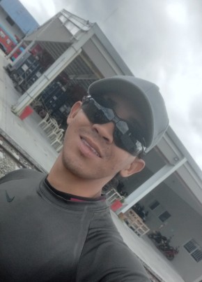 Manuel из Santafe de Bogotá 23 года