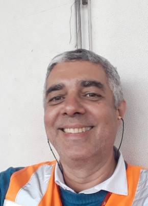 Eu, 55, República Federativa do Brasil, Guarulhos