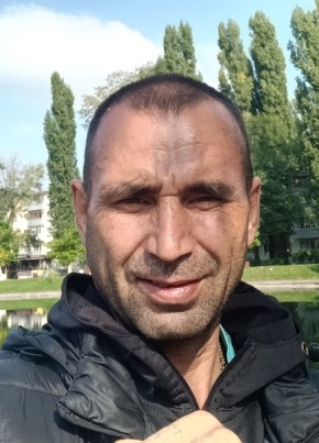 Артем из Воронежа 39 лет