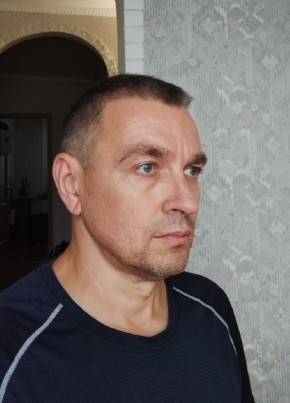 Денис из Курска 51 год