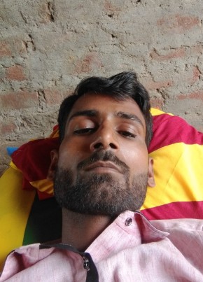 Santlal Chauhan, 21, India, Basti