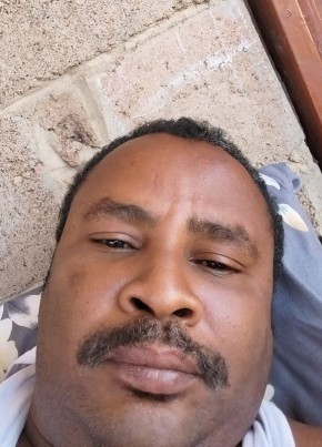 ابراهيم  ادم, 44, السودان, ربك